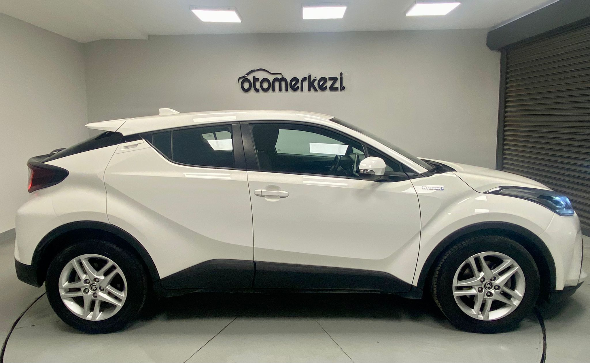 TOYOTA C-HR 20